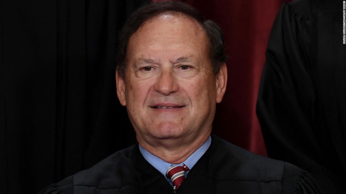 4 Supreme Court justices who voted to reverse Roe get warm reception at Federalist Society dinner