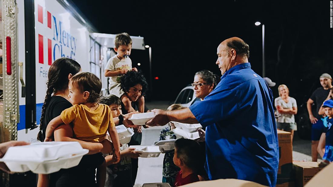 Nonprofits aim to provide Thanksgiving meals to Hurricane Ian survivors. More help is needed