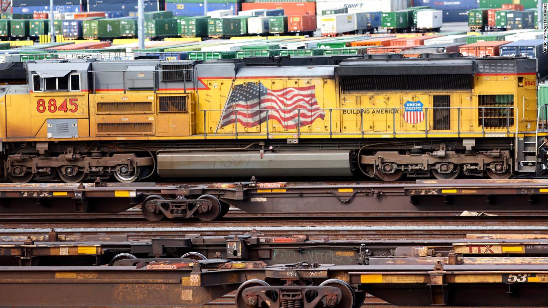 With a strike looming, railroad unions and management head back to negotiating table