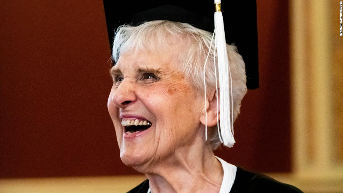 71 years after starting college, a 90-year-old woman is graduating
