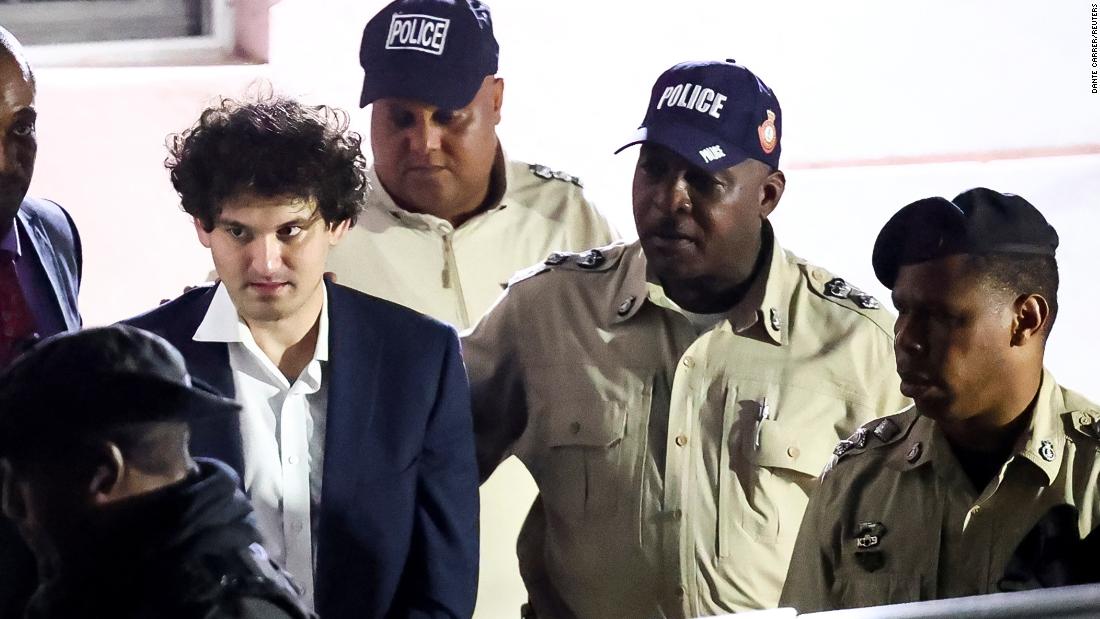 Sam Bankman-Fried to appear in court Monday to drop extradition fight