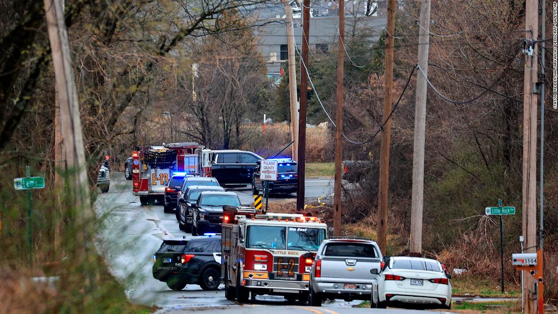 5 killed in Arkansas plane crash while en route to scene of a fatal explosion at Ohio factory