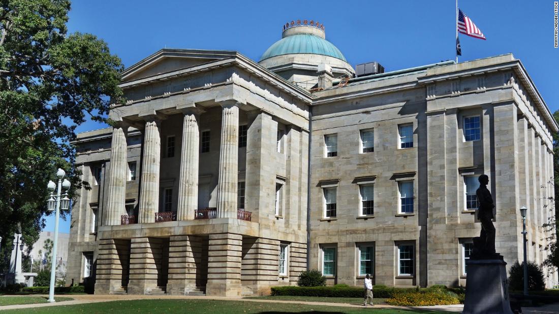 North Carolina legislature makes it legal to buy a pistol without a permit