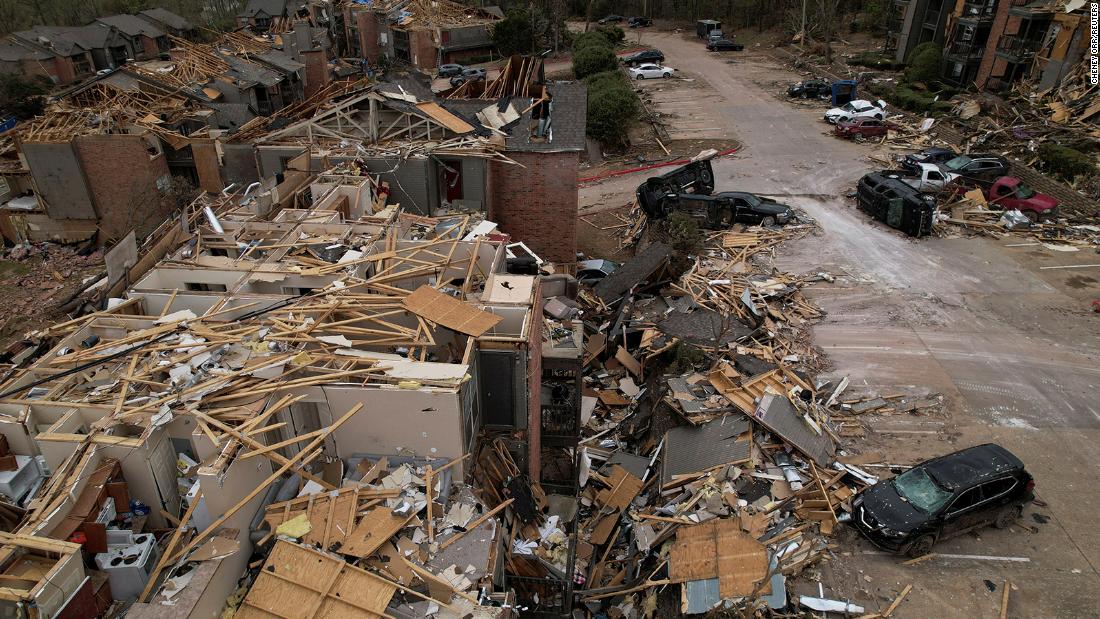 Baseball-sized hail could fall in severe storms threatening middle of US today